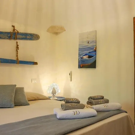 Trulli & Dimore - Trulli Li Serre Nyaraló *